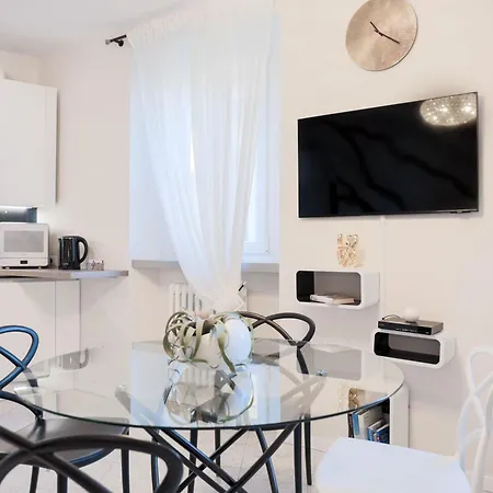 Fall In With Apartment *