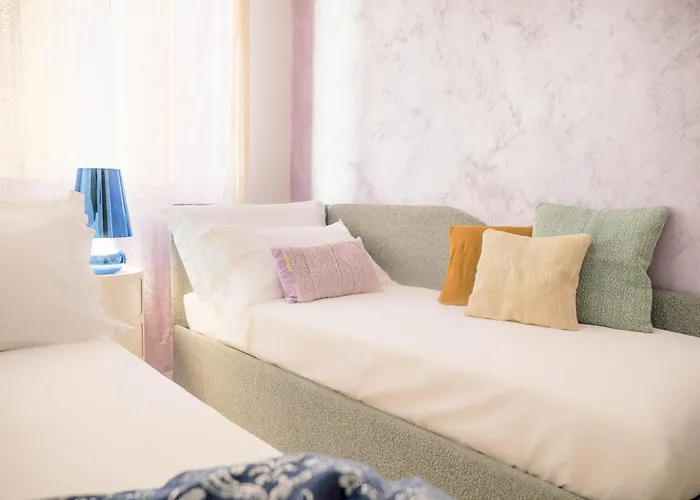 Apartman Fall In With *