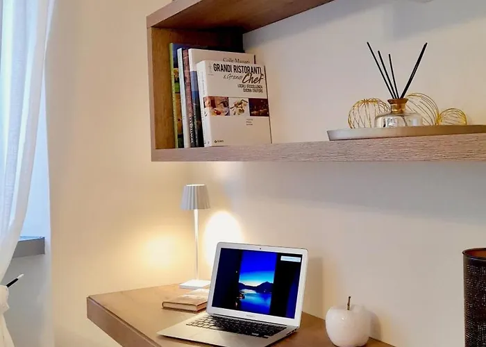 Apartman Fall In With *